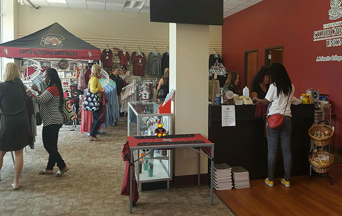 people browse the bookstore